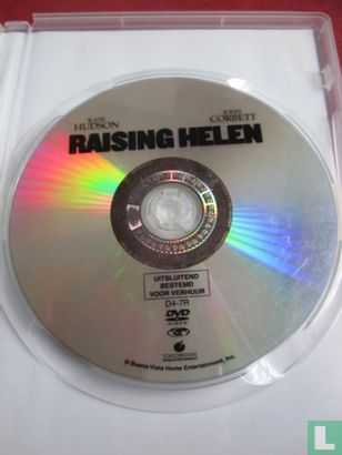 Raising Helen - Bild 3