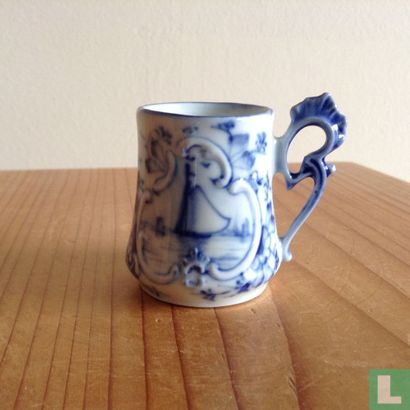 Miniature tea cup  - Image 1