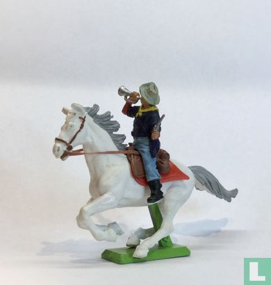 Trumpet player on horseback - Image 1
