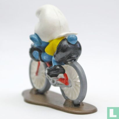 Cyclist Smurf   - Image 2