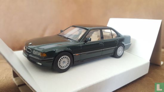 BMW 740i - Afbeelding 1