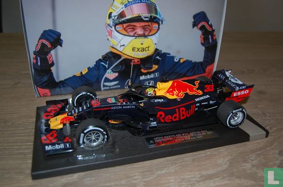 Red Bull Racing RB15 - Bild 1
