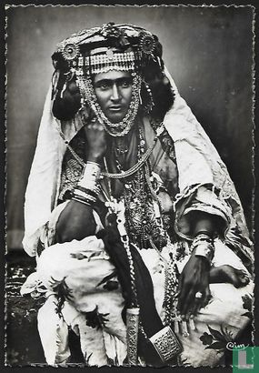 Ouled Naïl-vrouw in feesttenue - Image 1