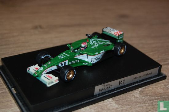 Jaguar Racing R1 - Bild 1