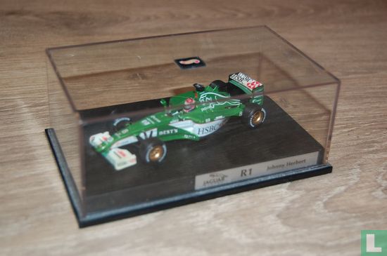 Jaguar Racing R1 - Bild 2
