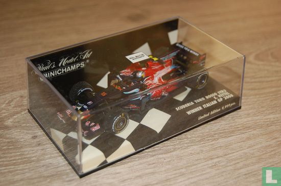 Scuderia Toro Rosso STR3 - Afbeelding 2