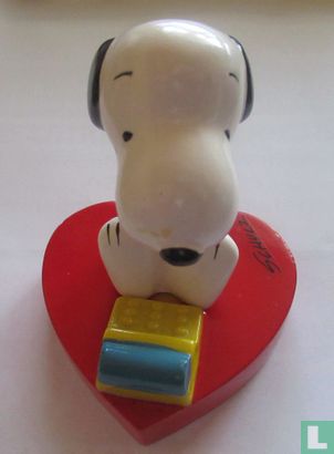 Snoopy - behind the typewriter - Image 1
