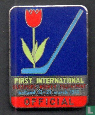 IJshockey Nederland : First International Oldtimers Hockey Tournament 1976 "Official" broche