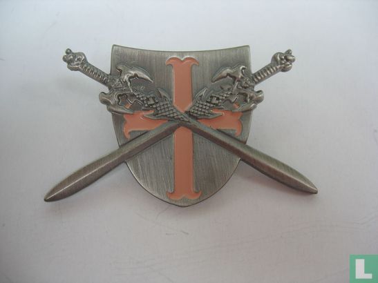Wapenschild met 2 zwaarden en kruis - Afbeelding 1