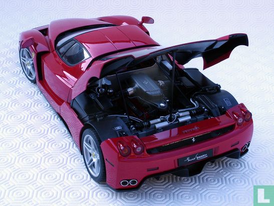 Ferrari Enzo - Bild 3