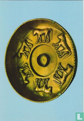 Coppa aurea decorata in rilievo con figure di tori, Arte indigena "sicana"... - Afbeelding 1