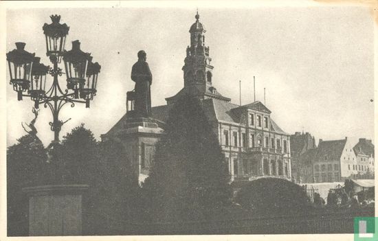 Maastricht stadhuis met standbeeld Minckelers - Image 1