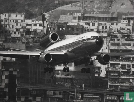 Lufthansa DC 10 landing Airport Kai Tak - Image 1