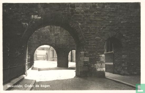 Maastricht Oude Poortjes achter de St. Servaaskerk  - Bild 1