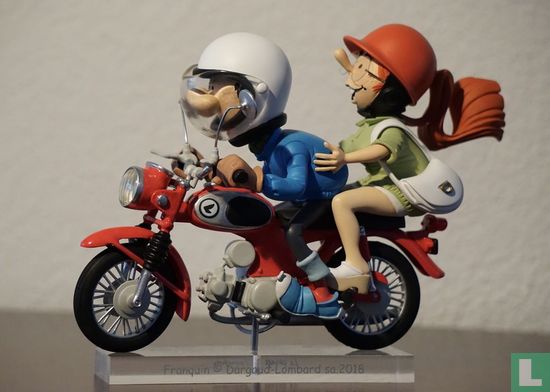 Gaston et Miss Janny sur la moto - Image 2