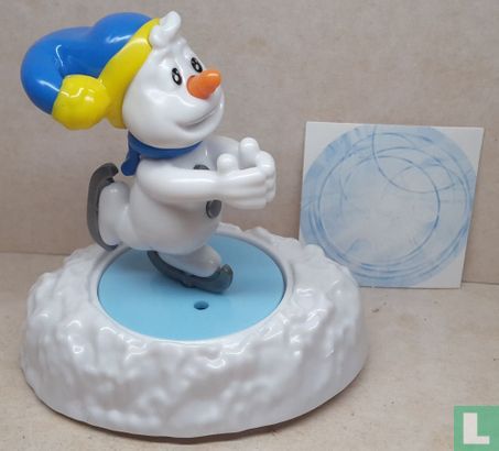 Skating snowman - Image 1
