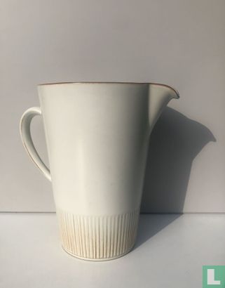 Cleopatra milk jug (18 cm) - Image 1