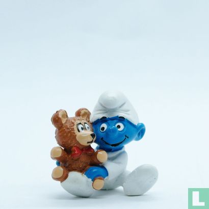Baby smurf with teddy bear - Image 1