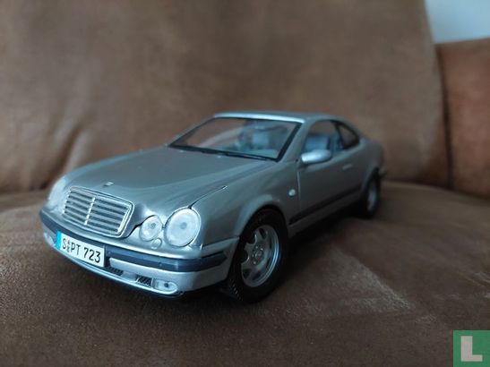 Mercedes-Benz CLK  - Afbeelding 1