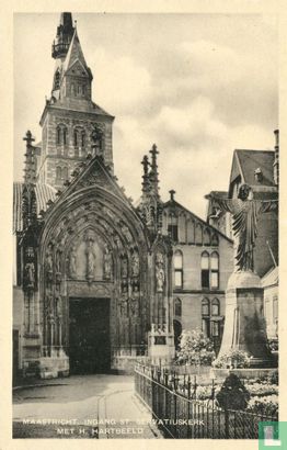 Maastricht ingang Sint Servaas kerk met H. Hart beeld  - Afbeelding 1