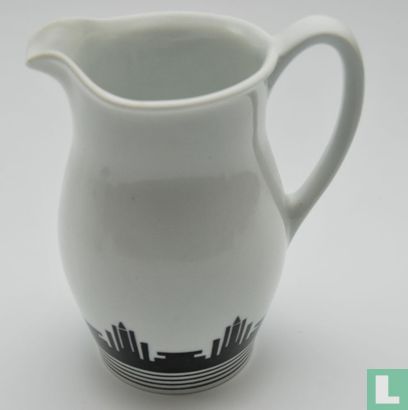 Milk jug with Skyline - Image 2