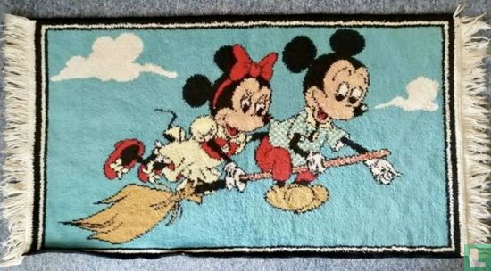 Kleed Mickey en Minie (rechts kijkend)