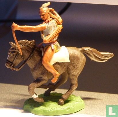 Indian on horseback with bow - Image 2