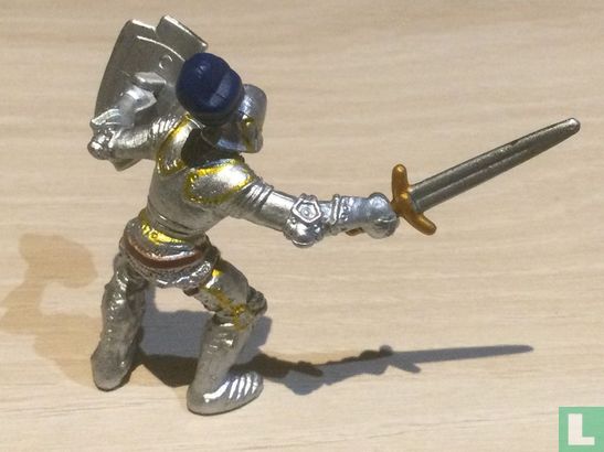 Knight in silver Armor (blue) - Image 2
