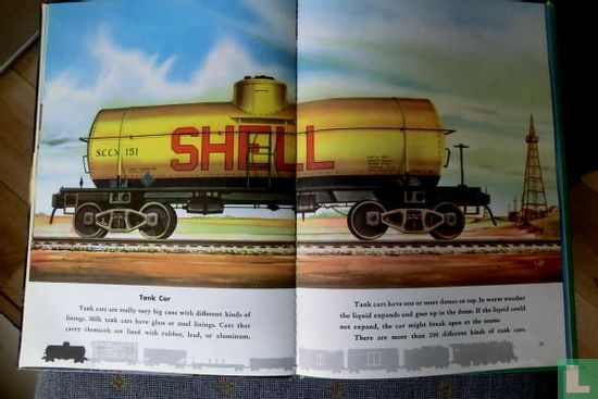 The Big Book of Real Trains - Image 3