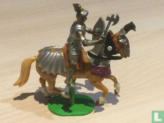 Knight on horse  - Image 2