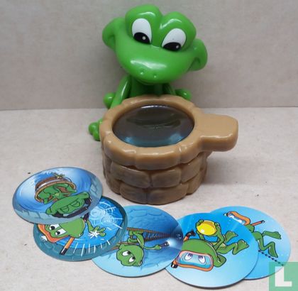 Frog with magnifying glass - Image 1