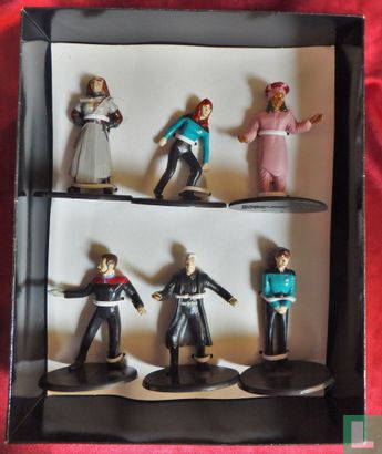 Six Star Trek figures in packaging - Image 2