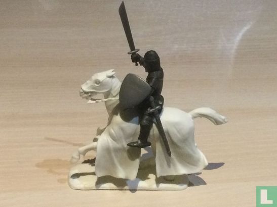 Knight on horseback with fautsoen - Image 2