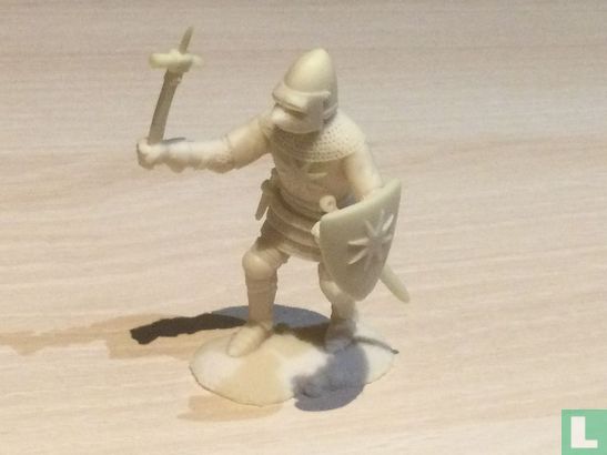 Knight with battle hammer - Image 1
