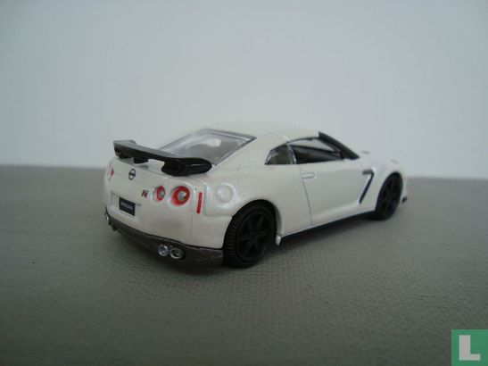 Nissan GT-R (R-35) - Afbeelding 2