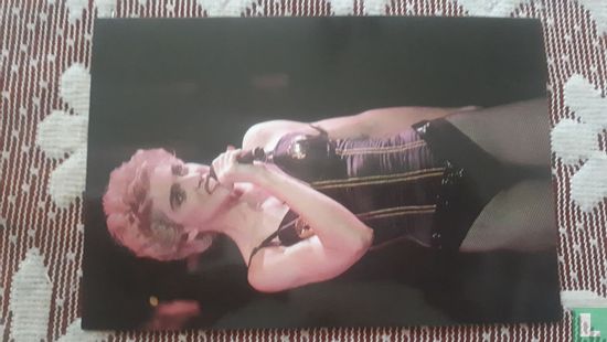Madonna spllash - Image 1