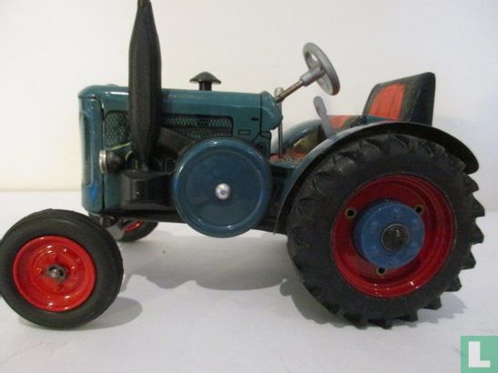 Tractor - Image 3