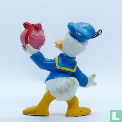Donald Duck with Easter egg - Image 2