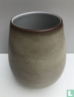 Vase 504 - eggshell - Image 1