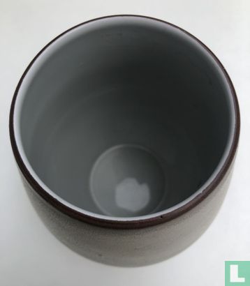 Vase 504 - eggshell - Image 3