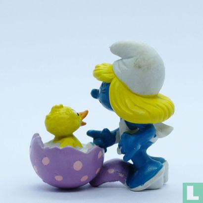 Smurfette with chick in egg - Image 2