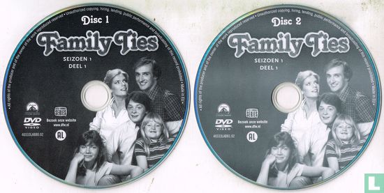 Family Ties: Het eerste deel van seizoen 1 - Image 3