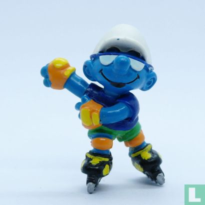 Inline Skaing Smurf - Image 1