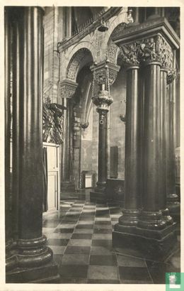 Maastricht O.L. Vrouwe kerk interieur (Kolommenrij) - Afbeelding 1