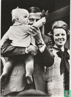 H.K.H. Prinses Beatrix, Z.K.H. Prins Claus, Z.K.H. Prins Willem - Alexander 30 April 1968 - Image 1