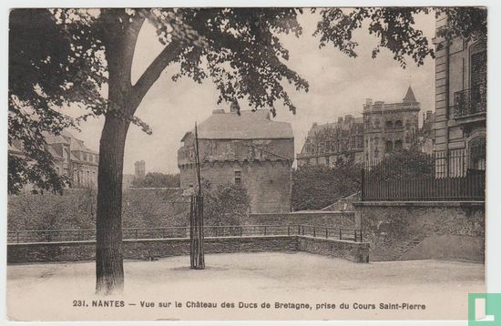 France Loire Atlantique Nantes vue sur le chateau des ducs de Bretagne prise du cours saint pierre 1942 postcard - Afbeelding 1