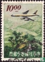Avion au-dessus de la montagne Tête de Lion, à Sinchu.