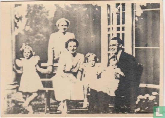 Wilhelmina, Juliana, Bernhard, Beatrix, Irene en Margriet (gespiegeld) - Afbeelding 1