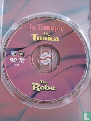 The Robe / La tunique - Image 3