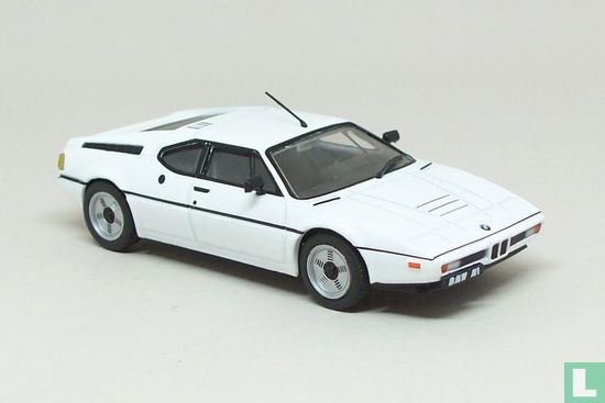 BMW M1 - Image 1